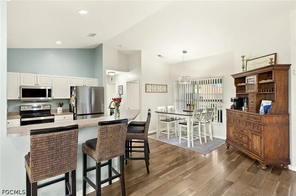 309 NE 30th Terrace Cape Coral FL 33909