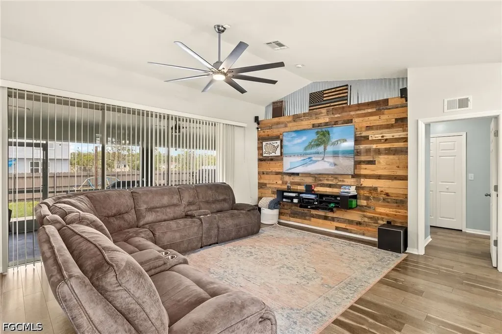 309 NE 30th Terrace Cape Coral FL 33909