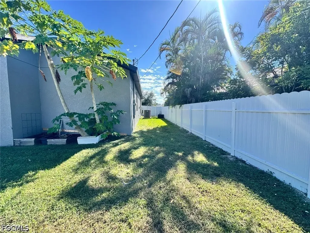 209 SE 26th Terrace Cape Coral FL 33904