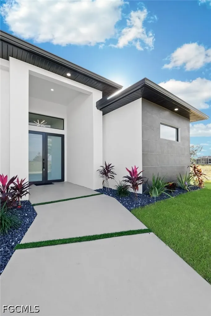 234 SW 26th Street Cape Coral FL 33914