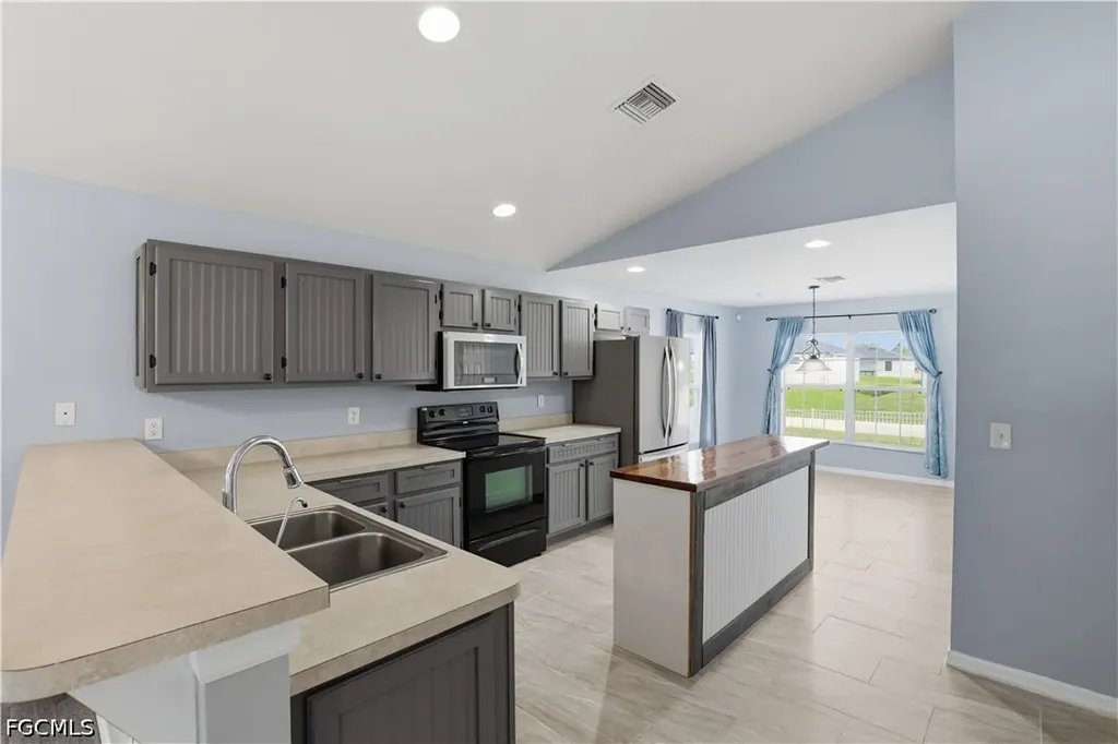 3005 41st Street W Lehigh Acres FL 33971