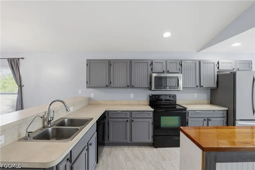 3005 41st Street W Lehigh Acres FL 33971