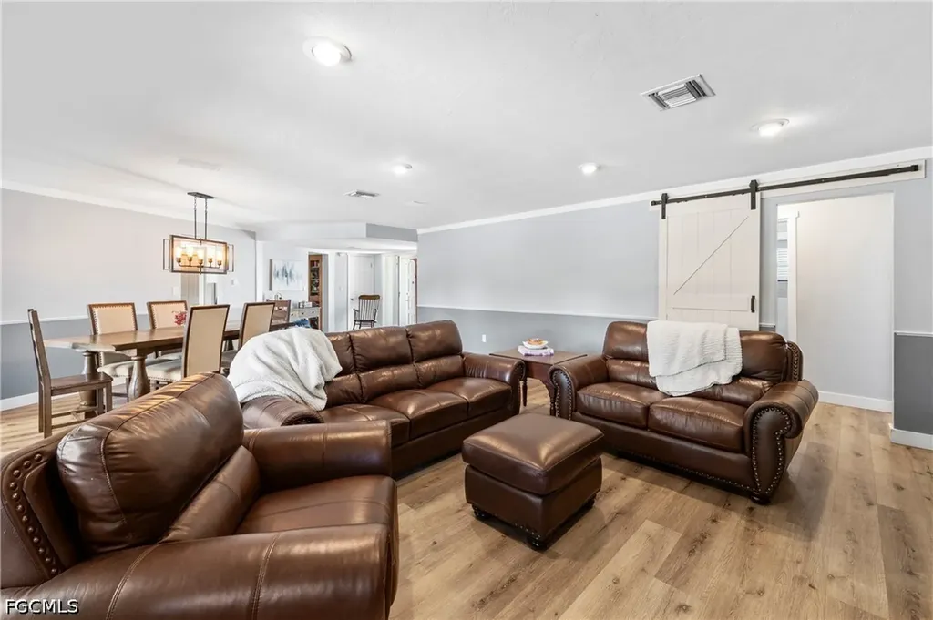1513 Manchester Boulevard Fort Myers FL 33919