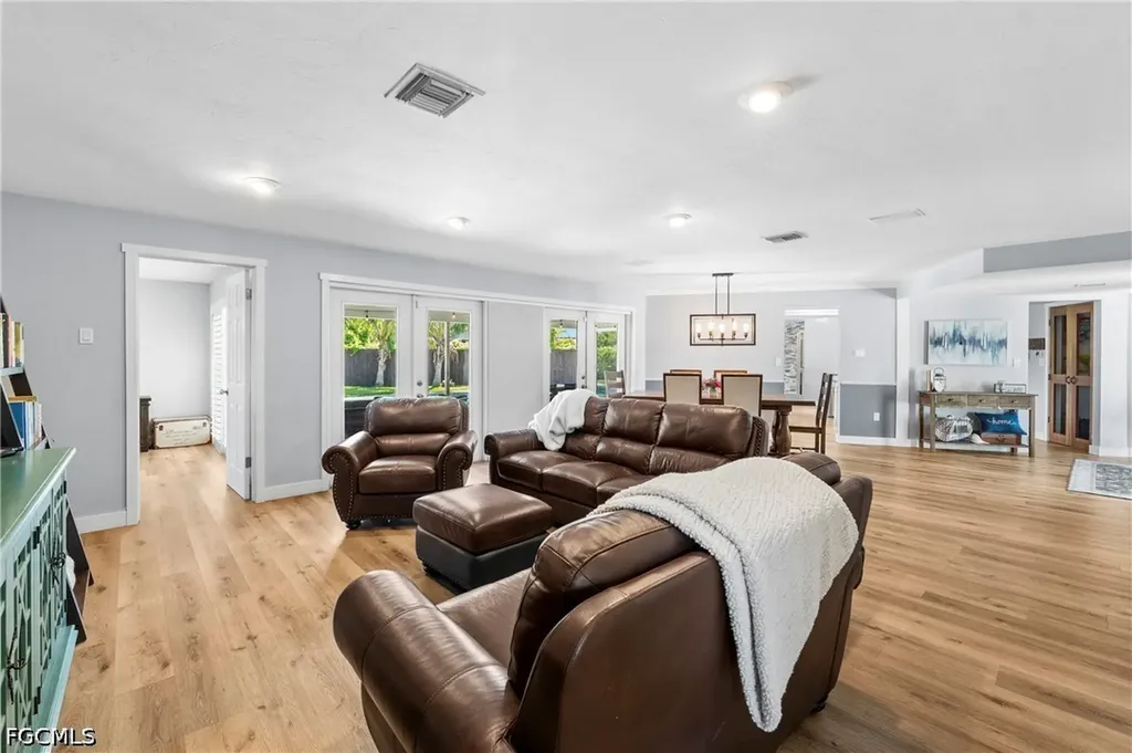 1513 Manchester Boulevard Fort Myers FL 33919
