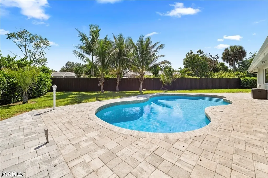 1513 Manchester Boulevard Fort Myers FL 33919