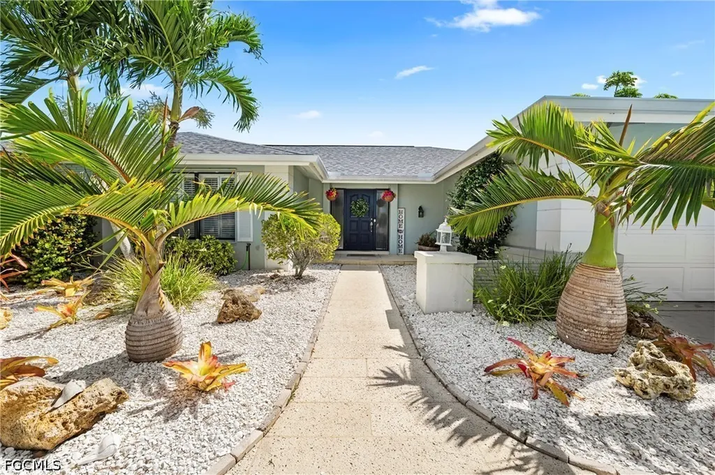 1513 Manchester Boulevard Fort Myers FL 33919