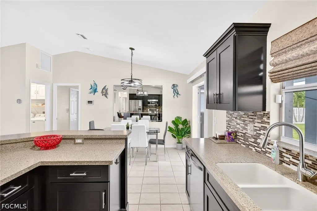 2919 SW 25th Street Cape Coral FL 33914