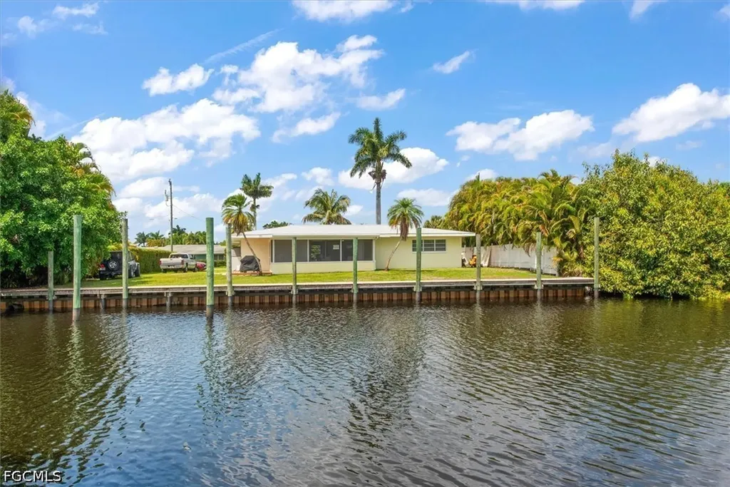 1728 Club House Road North Fort Myers FL 33917