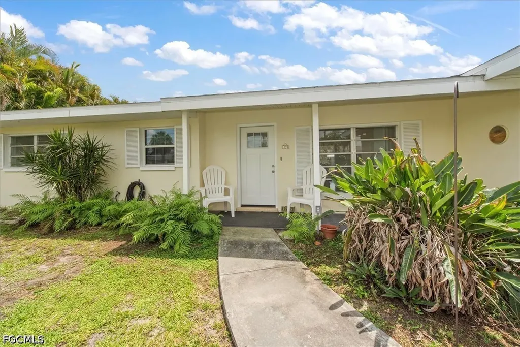 1728 Club House Road North Fort Myers FL 33917