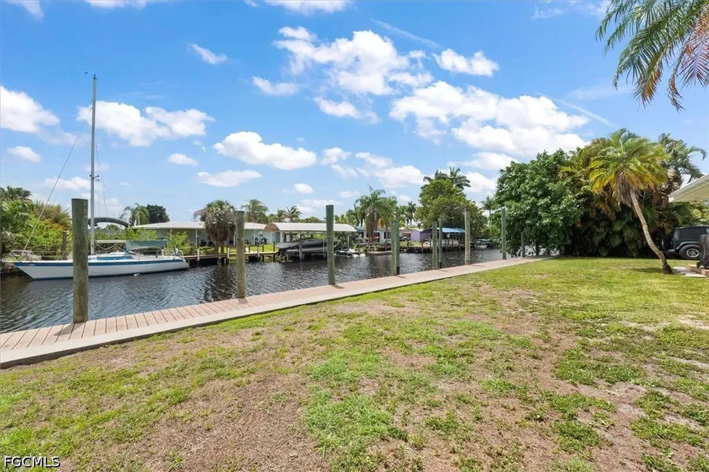 1728 Club House Road North Fort Myers FL 33917