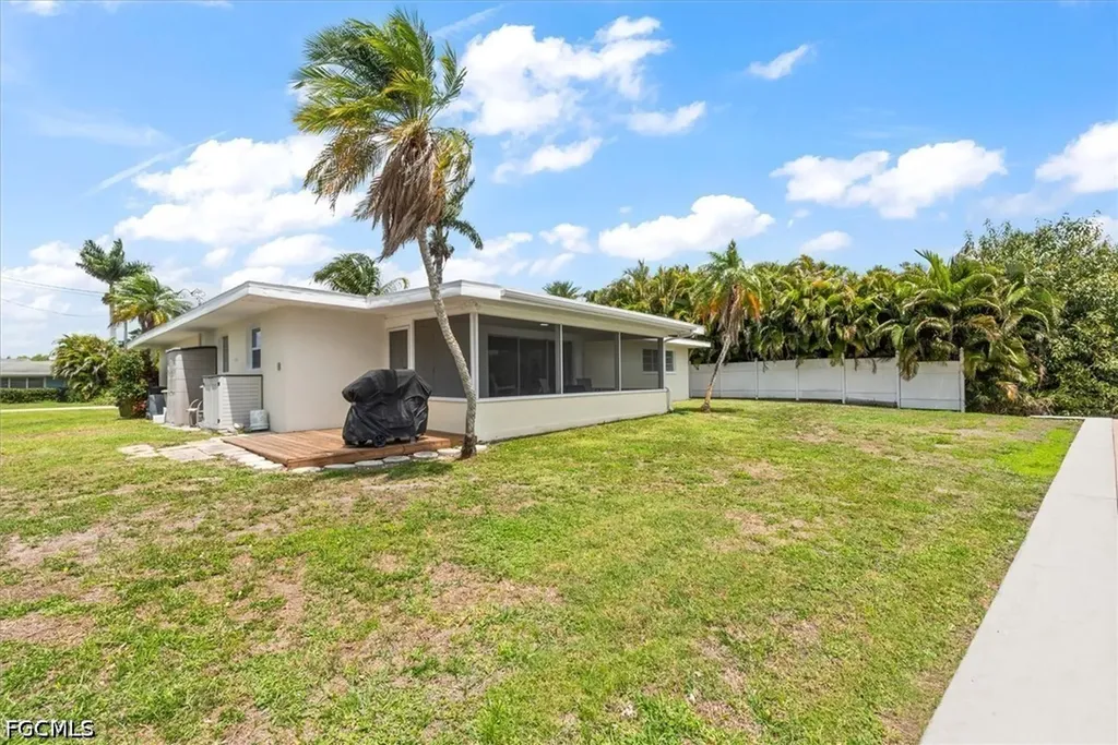 1728 Club House Road North Fort Myers FL 33917