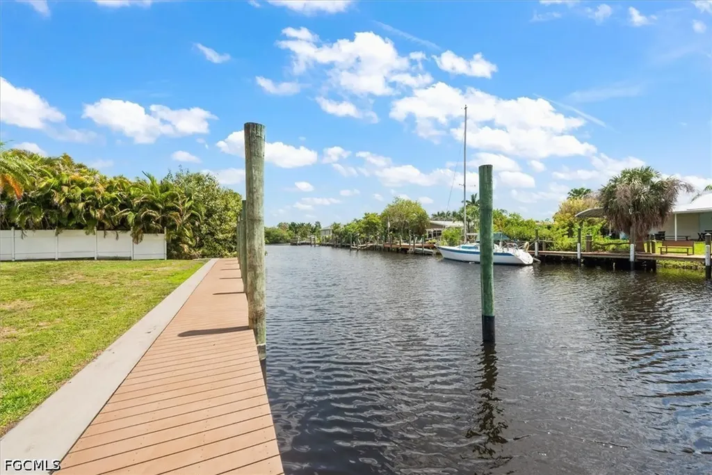 1728 Club House Road North Fort Myers FL 33917