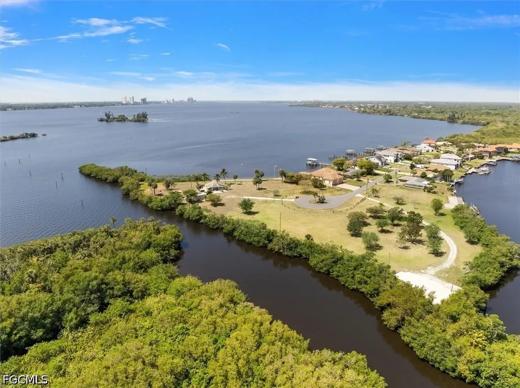 1728 Club House Road North Fort Myers FL 33917
