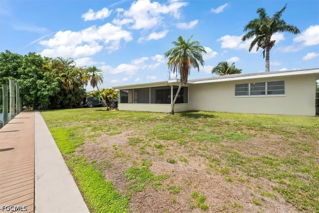 1728 Club House Road North Fort Myers FL 33917