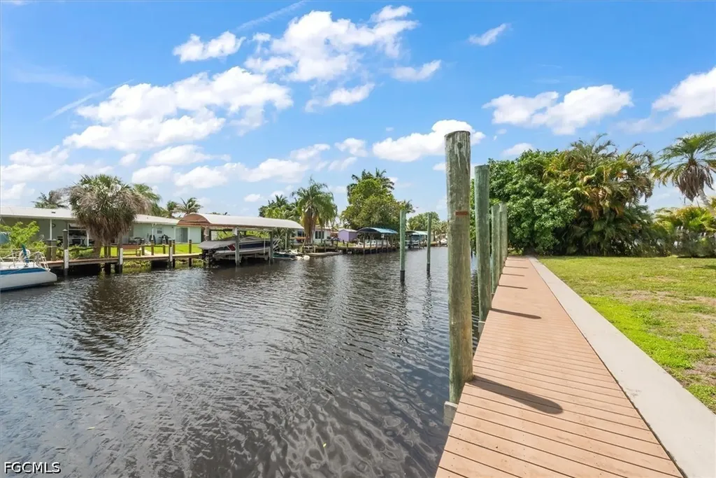 1728 Club House Road North Fort Myers FL 33917