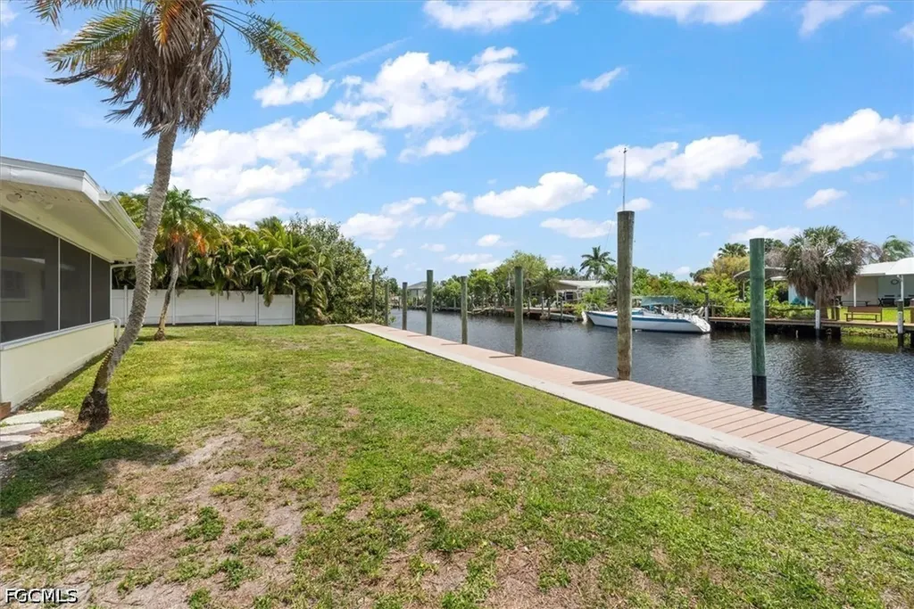 1728 Club House Road North Fort Myers FL 33917