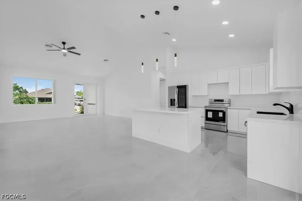 3812 NW 38th Street Cape Coral FL 33993