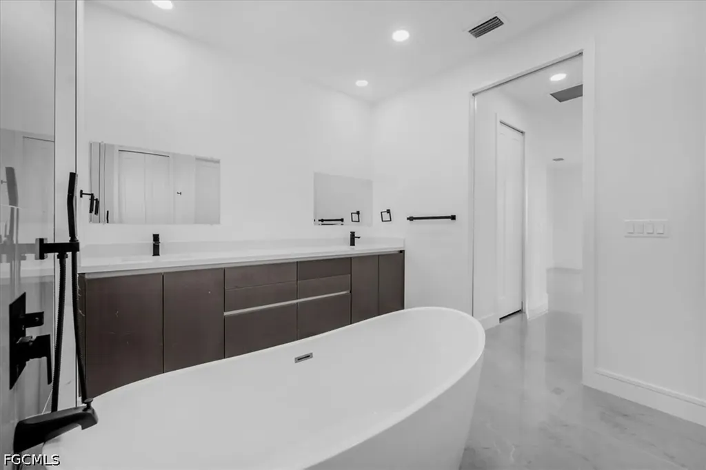 3812 NW 38th Street Cape Coral FL 33993