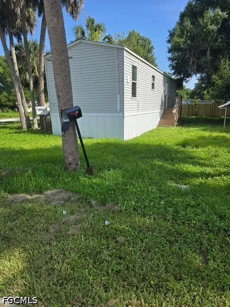 370 San Bernardino Street North Fort Myers FL 33903
