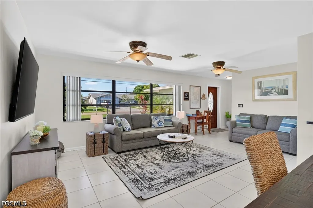 1211 SE 21st Street Cape Coral FL 33990
