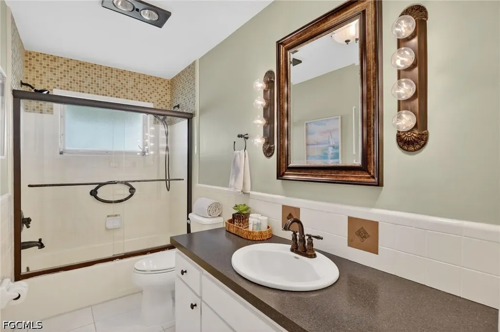 1211 SE 21st Street Cape Coral FL 33990