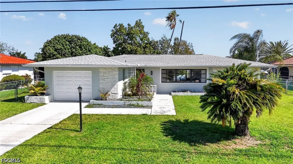 1211 SE 21st Street Cape Coral FL 33990