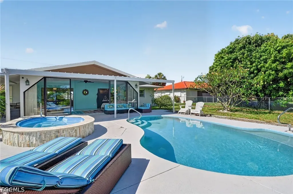 1211 SE 21st Street Cape Coral FL 33990