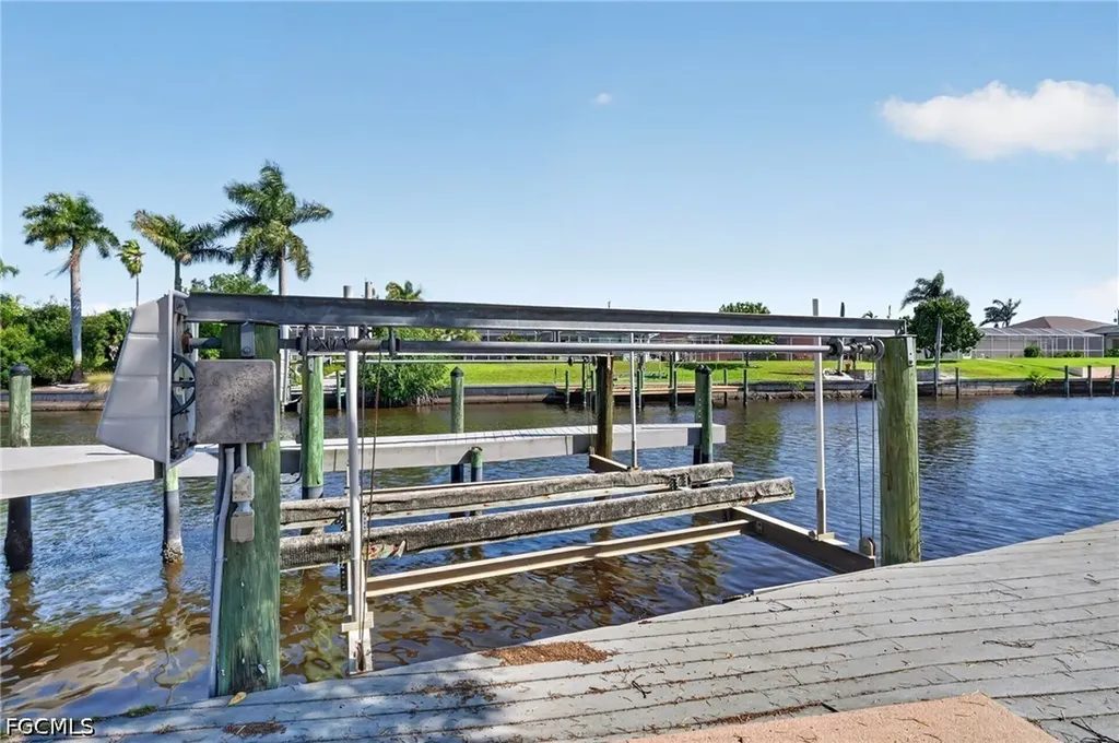 1211 SE 21st Street Cape Coral FL 33990