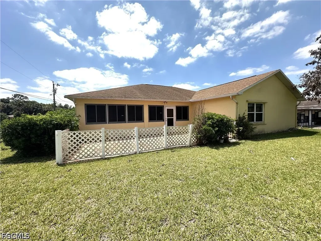 2409 Del Ray Place Lehigh Acres FL 33936