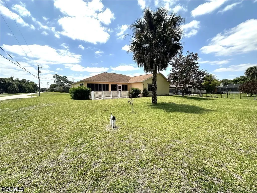 2409 Del Ray Place Lehigh Acres FL 33936