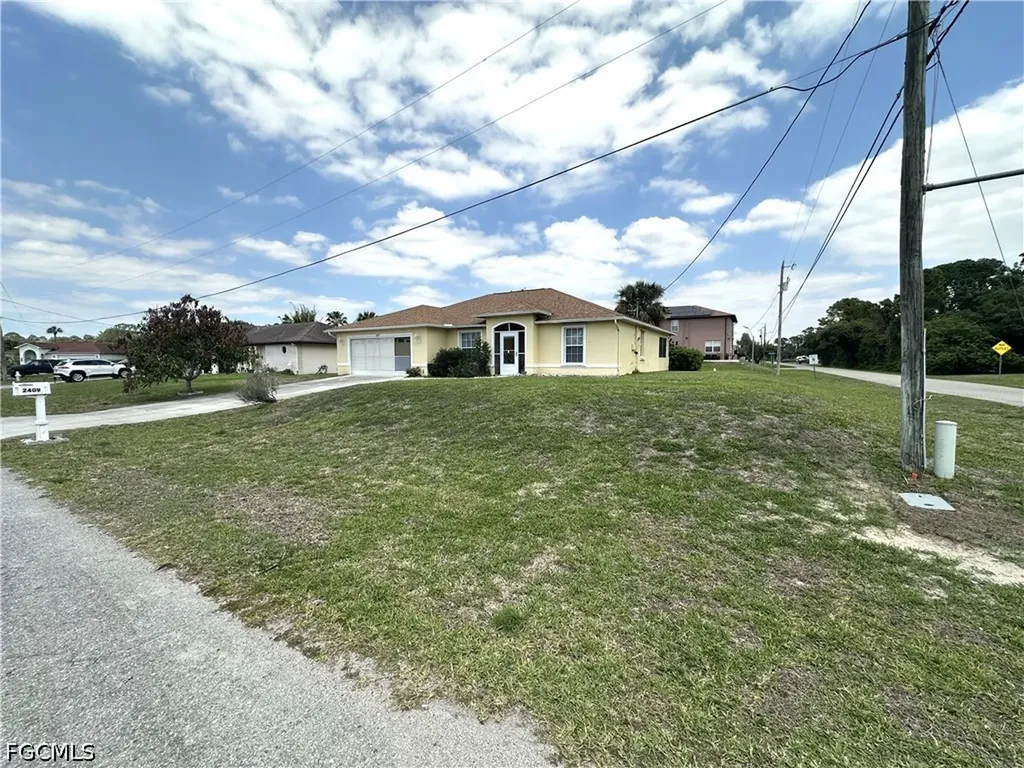 2409 Del Ray Place Lehigh Acres FL 33936