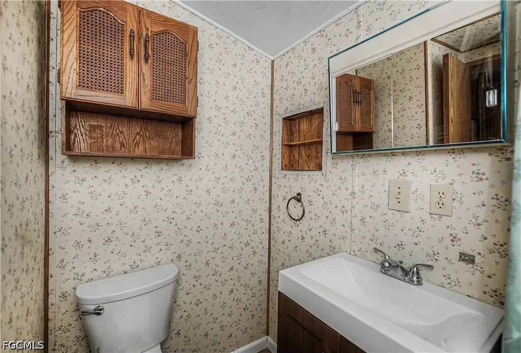 315 Fountain View Boulevard North Fort Myers FL 33903