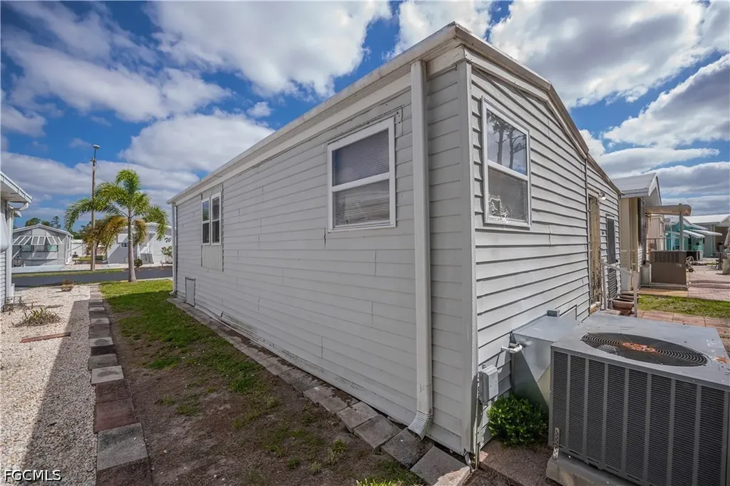 315 Fountain View Boulevard North Fort Myers FL 33903