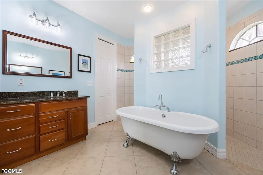 1128 NW 43rd Avenue Cape Coral FL 33993