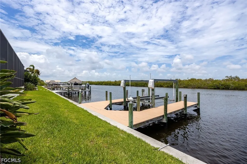 1128 NW 43rd Avenue Cape Coral FL 33993