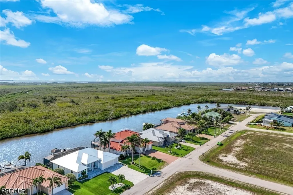 1128 NW 43rd Avenue Cape Coral FL 33993