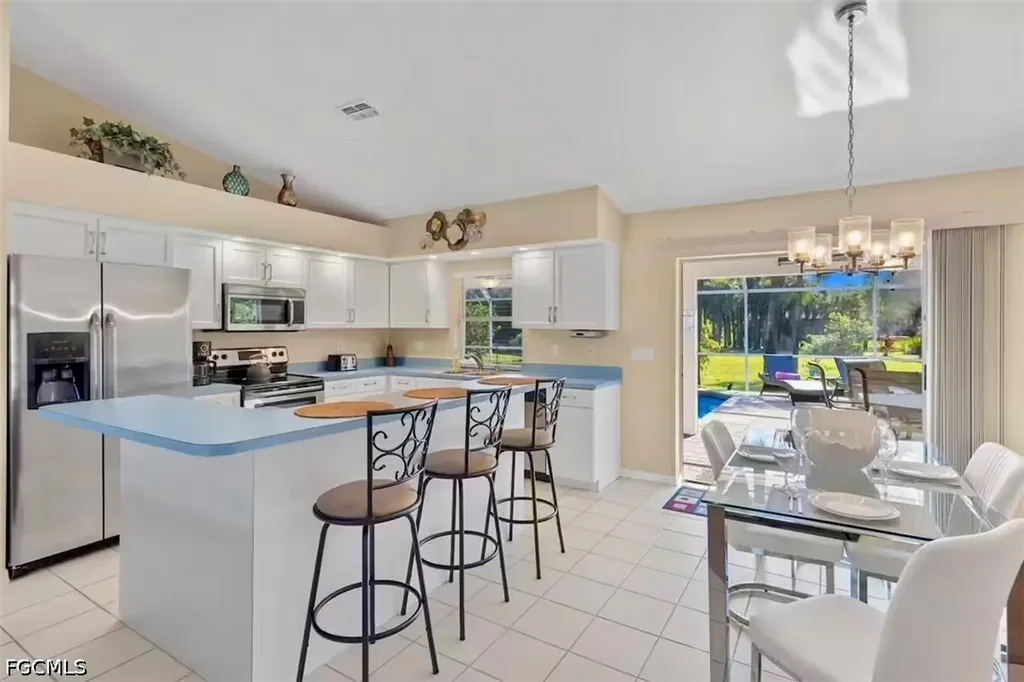 614 Mcarthur Avenue Lehigh Acres FL 33936