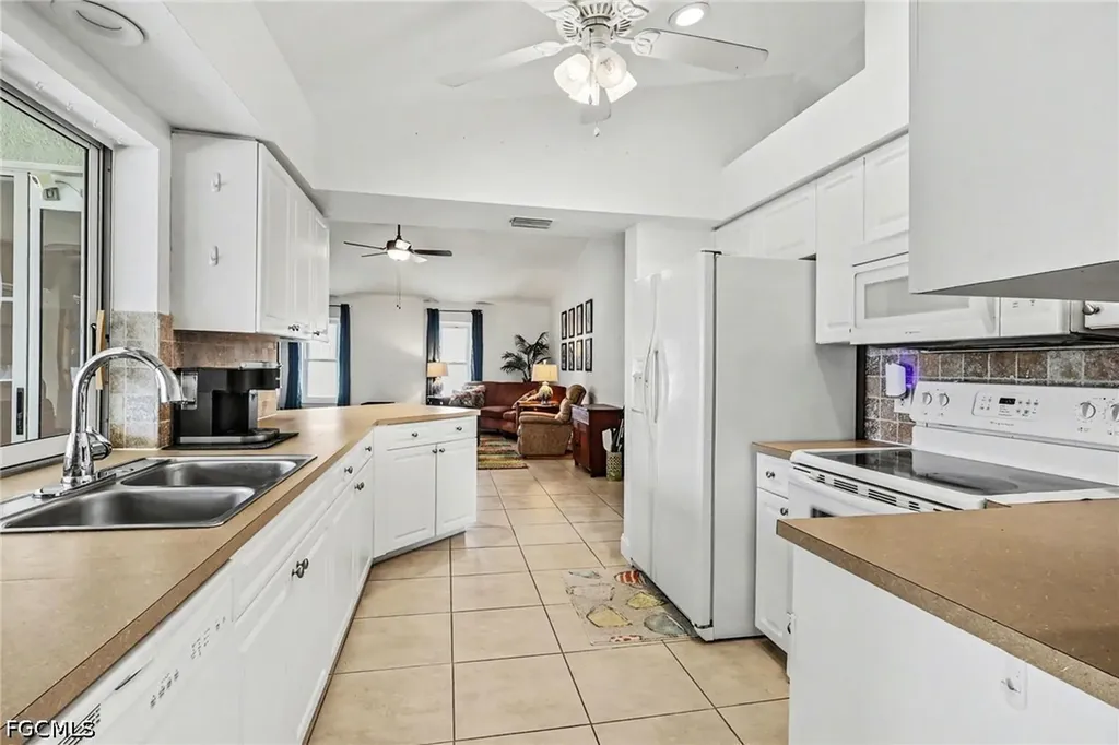 3754 SE 3rd Avenue Cape Coral FL 33904