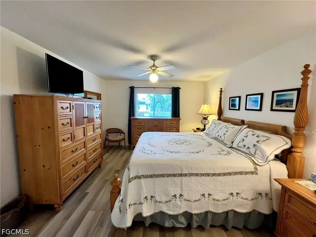 818 SW 8th Place Cape Coral FL 33991
