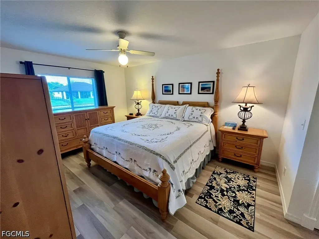 818 SW 8th Place Cape Coral FL 33991