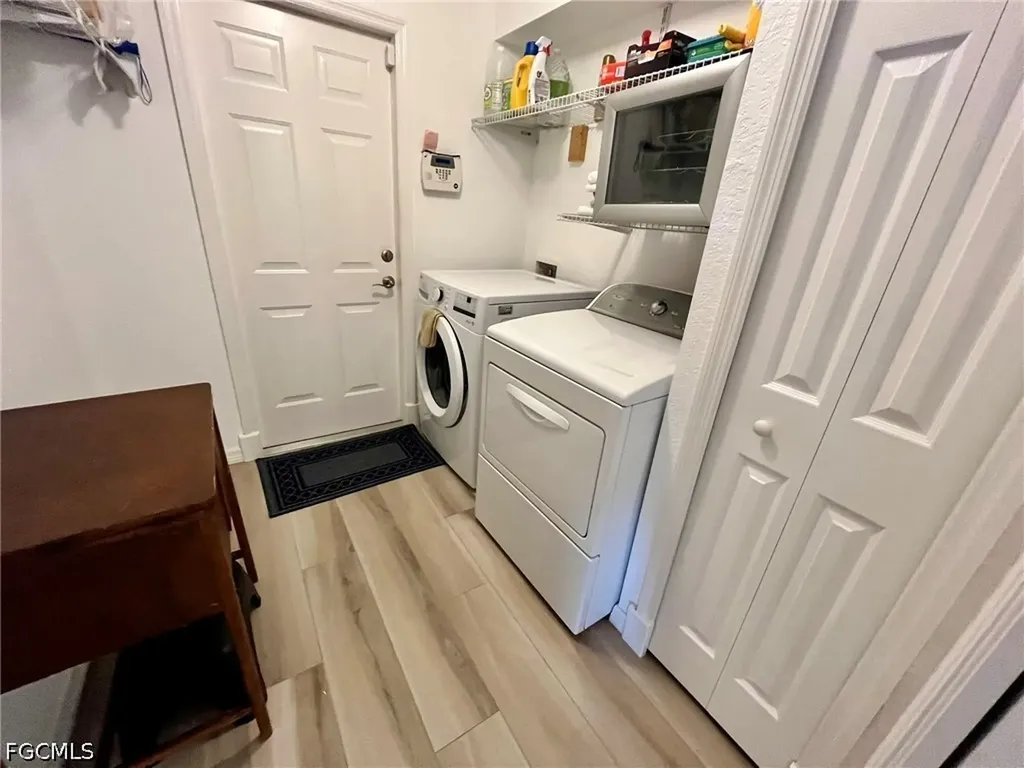 818 SW 8th Place Cape Coral FL 33991