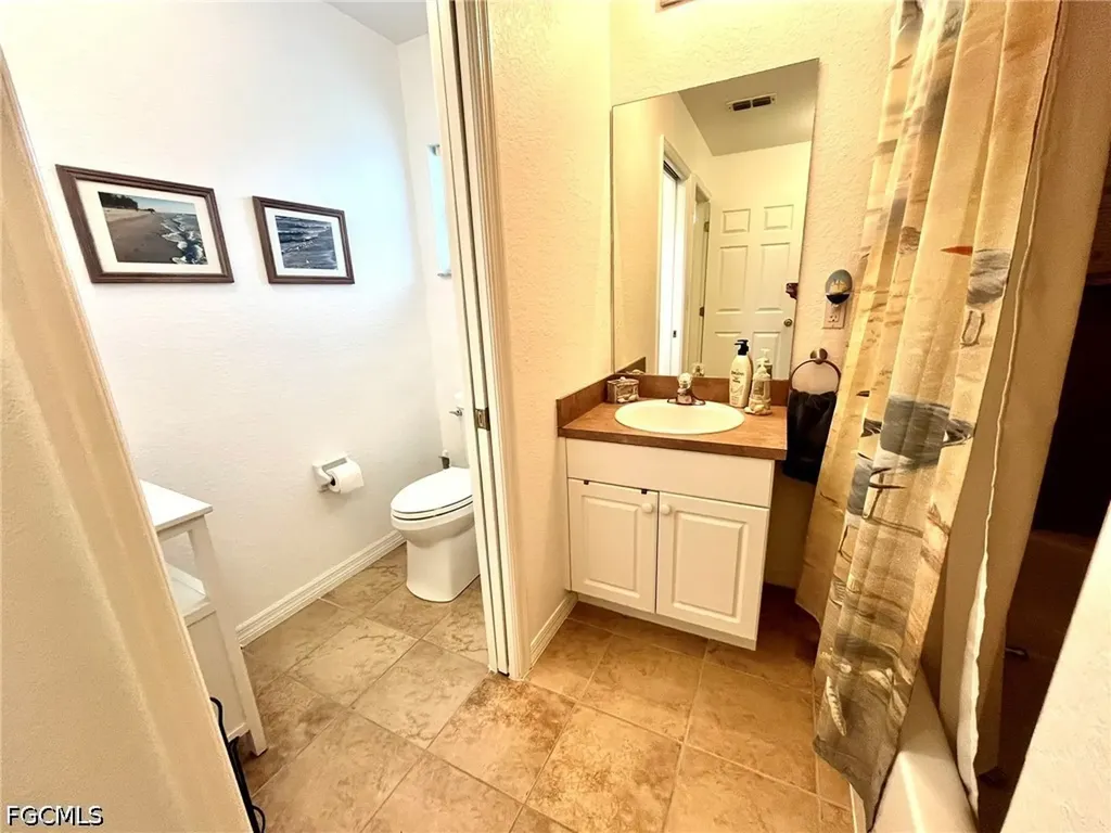 818 SW 8th Place Cape Coral FL 33991