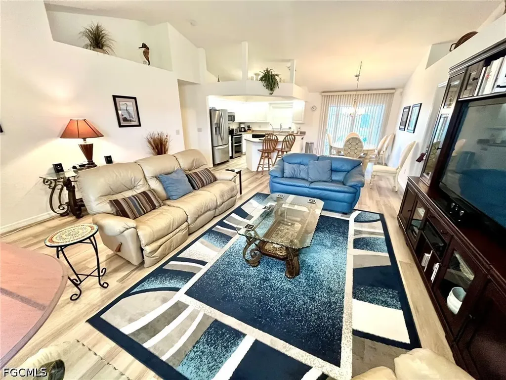 818 SW 8th Place Cape Coral FL 33991