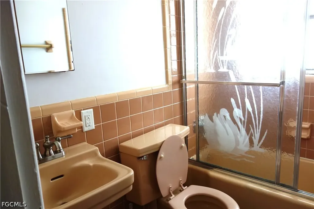 1649 Edith Esplanade Cape Coral FL 33904