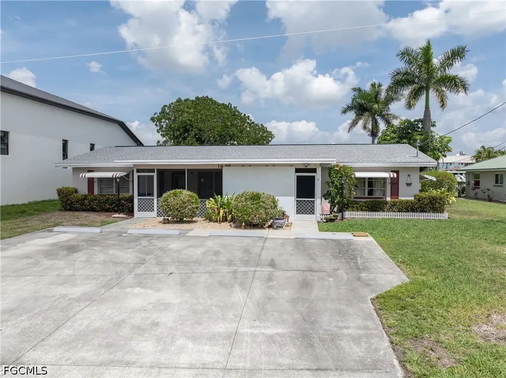 1649 Edith Esplanade Cape Coral FL 33904