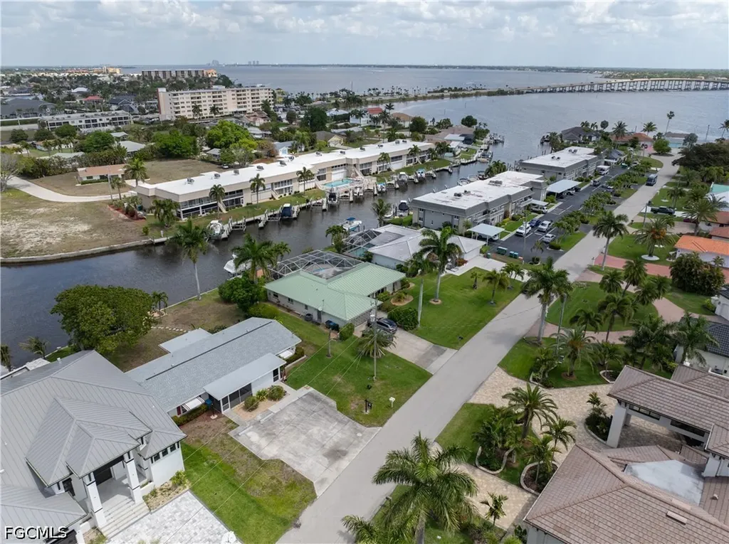 1649 Edith Esplanade Cape Coral FL 33904