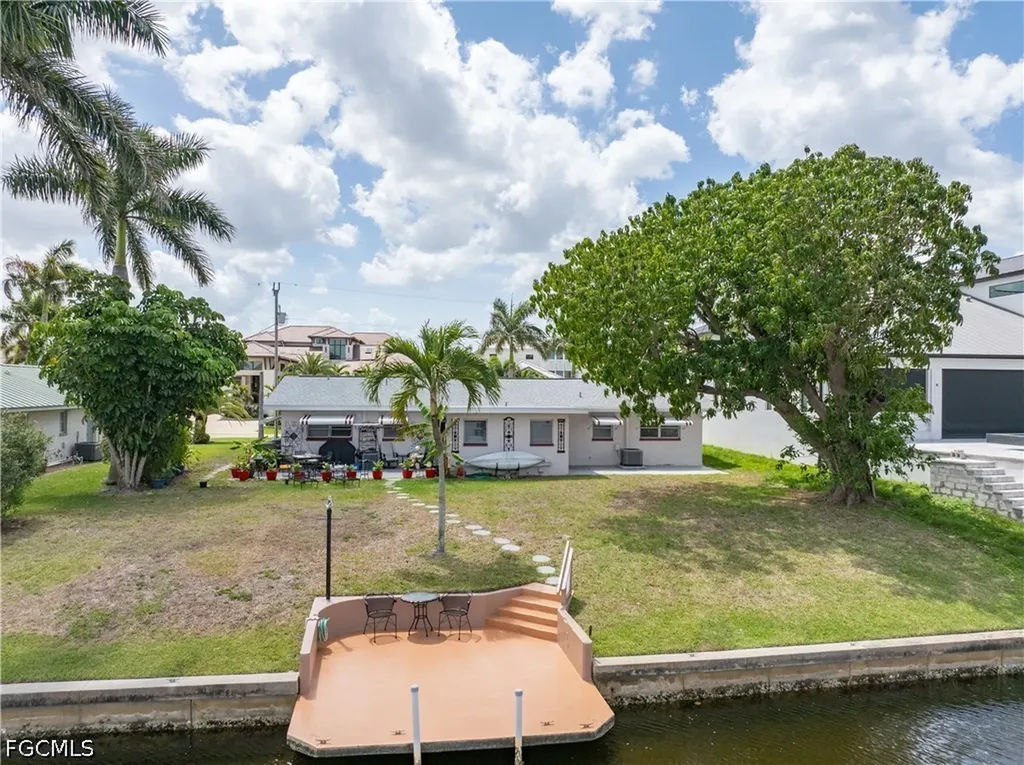 1649 Edith Esplanade Cape Coral FL 33904