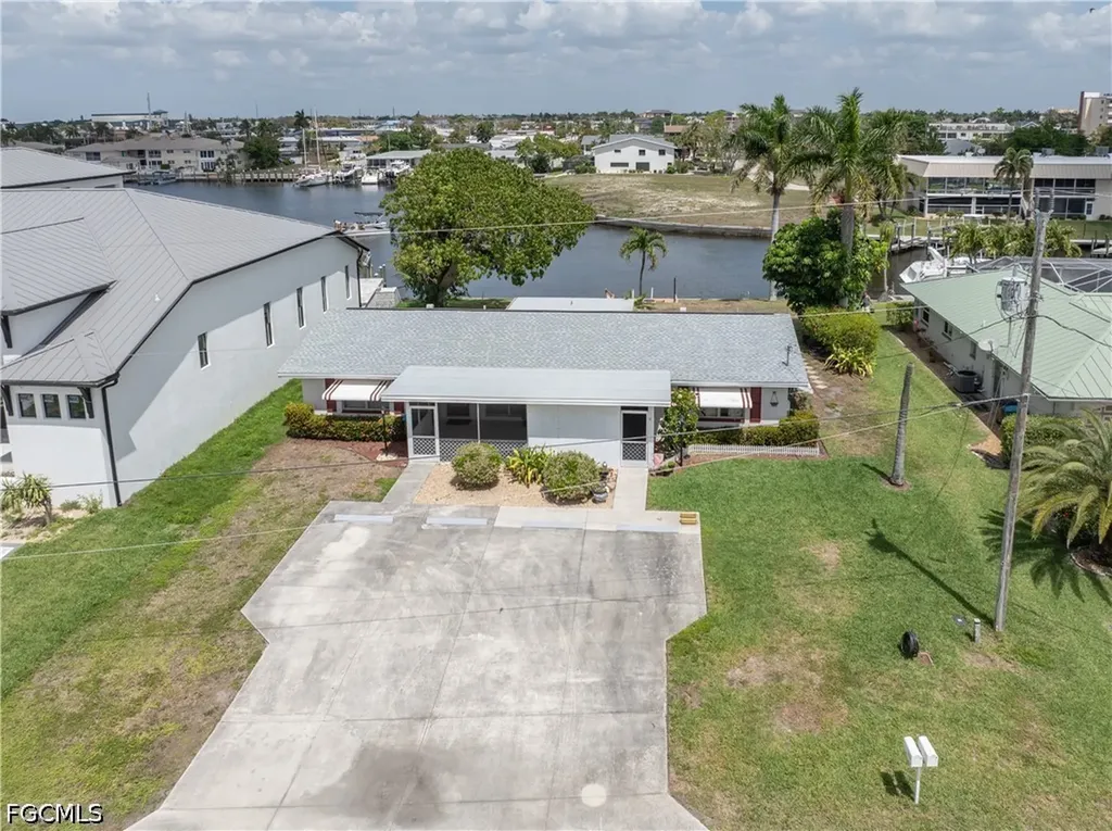 1649 Edith Esplanade Cape Coral FL 33904