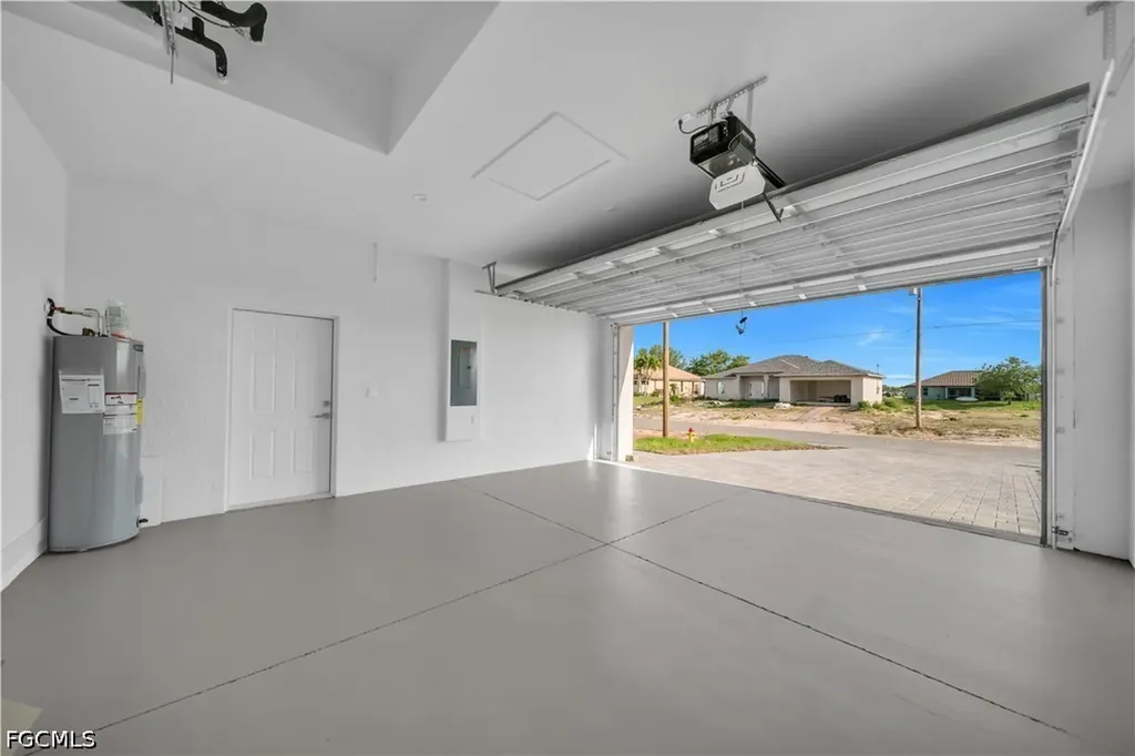 1412 NE 2nd Place Cape Coral FL 33909