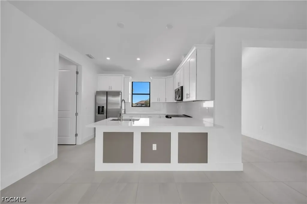1412 NE 2nd Place Cape Coral FL 33909